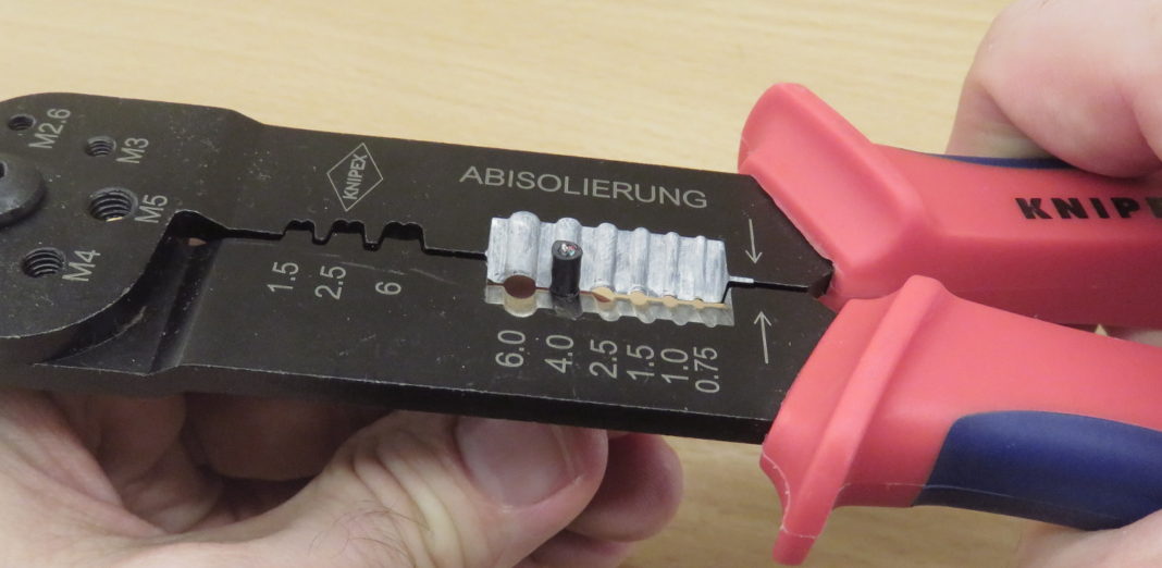 [Tutorial] How to repair broken USB cables (Micro USB including data